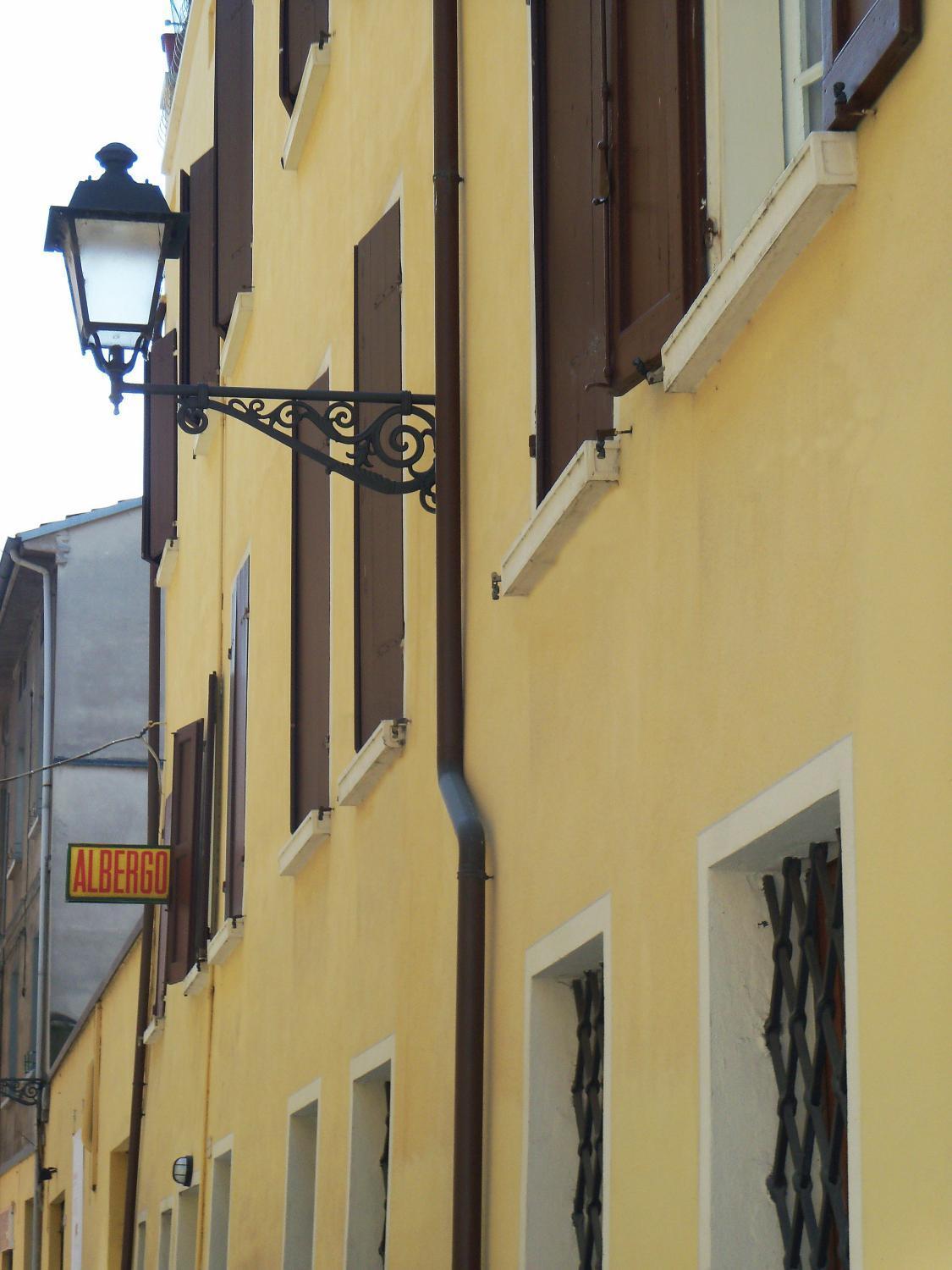 Hotel Ariosto Centro Storico Reggio Emilia Exterior photo